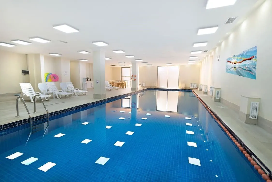 Swimming%20pool%20in%20armenian%20hotel.webp