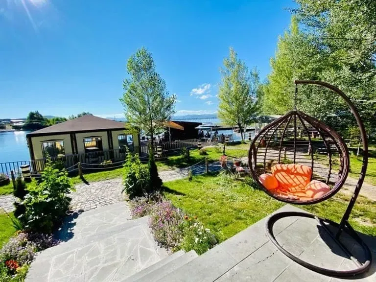 Outdoor%20dining%20area%20with%20mountain%20views%20at%20Noy%20Land%20Resort%20Armenia.webp